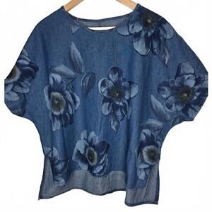 Made in Italy Boxy Floral Blue Cotton Blend Short  Top.  Lg  excellent condition